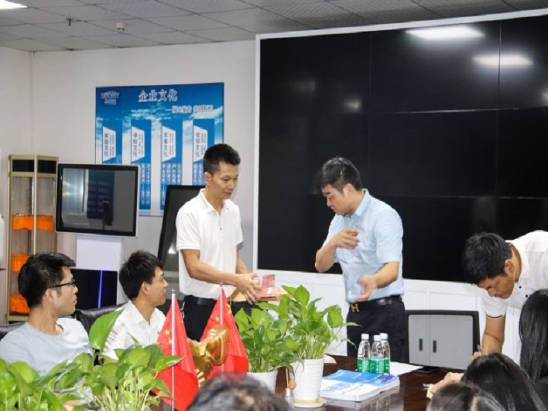 華邦瀛季度獎(jiǎng)金發(fā)放完畢，收獲與付出是成正比的！